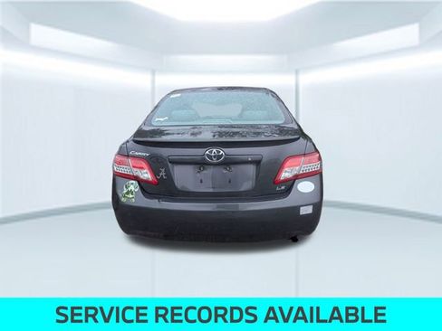 Used 2010 Toyota Camry LE image 3
