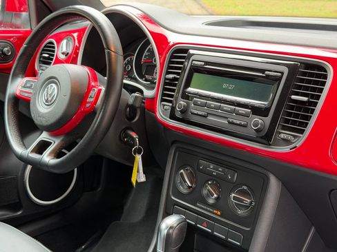 Used 2015 Volkswagen Beetle 1.8T image 15