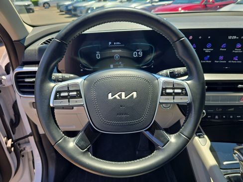 Certified 2024 Kia Telluride S w/ S Sunroof Package AWD/4WD image 31
