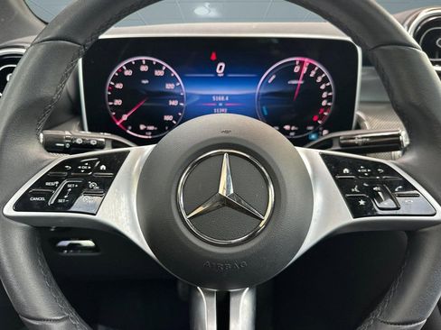 Used 2025 Mercedes-Benz GLC 350e 4MATIC image 18