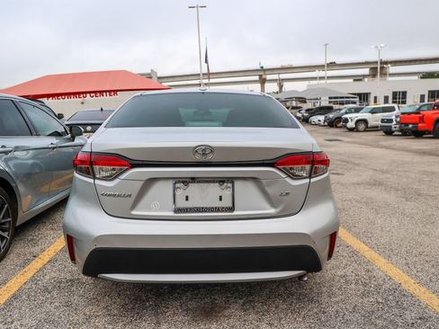 Used 2021 Toyota Corolla LE FWD image 8