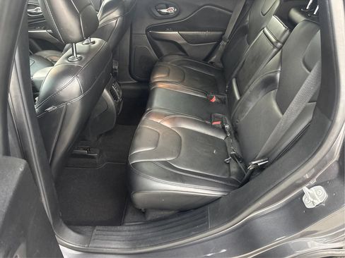 Used 2019 Jeep Cherokee Limited AWD/4WD image 14