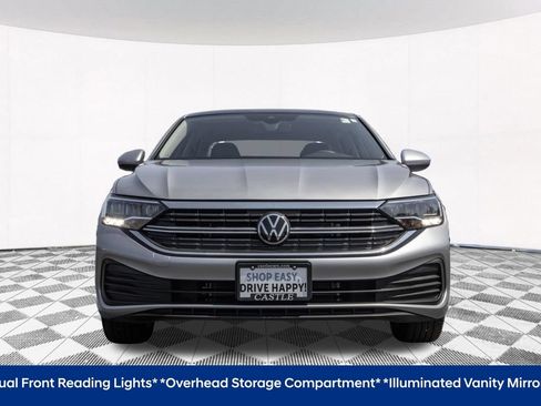 Used 2023 Volkswagen Jetta SE w/ Panoramic Sunroof Package FWD image 5