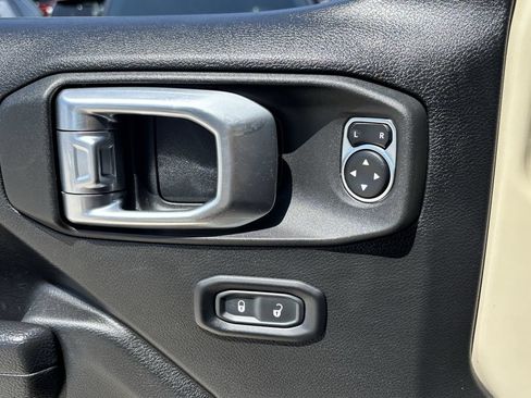 Used 2022 Jeep Gladiator Sport AWD/4WD image 22