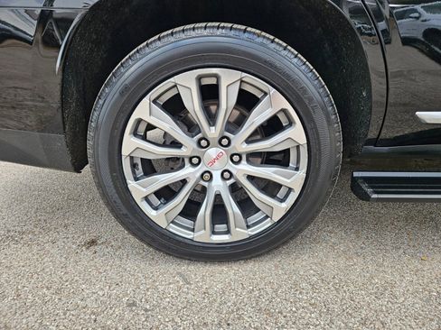 Used 2021 GMC Yukon Denali w/ Denali Premium Package image 33