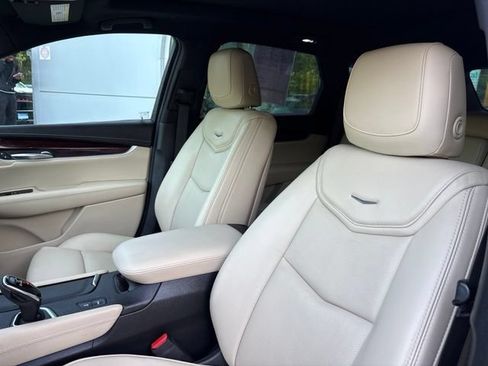 Used 2017 Cadillac XT5 Premium Luxury FWD image 13