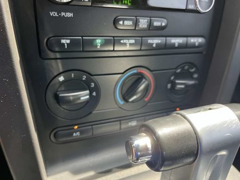 Used 2009 Ford Mustang GT RWD image 35