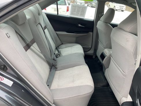 Used 2014 Toyota Camry LE image 31