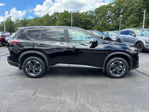 Certified 2026 Nissan Rogue SV AWD/4WD image 8