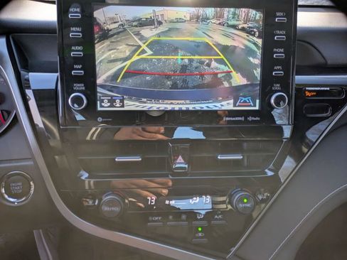 Used 2022 Toyota Camry XSE image 17