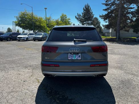 Used 2019 Audi Q7 3.0T Prestige AWD/4WD image 4