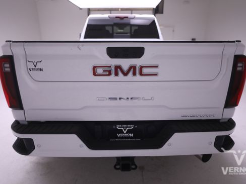 New 2026 GMC Sierra 3500 Denali w/ Technology Package image 4