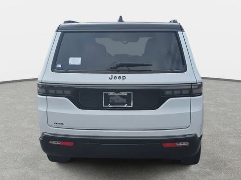 New 2026 Jeep Grand Wagoneer Summit AWD/4WD image 6