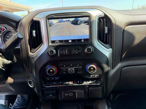 Used 2020 Chevrolet Silverado 1500 LTZ image 34