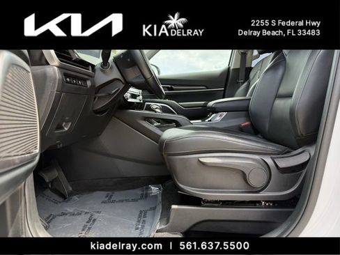 Used 2024 Kia Telluride LX FWD image 16