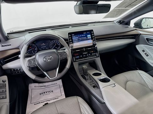 Used 2019 Toyota Avalon Limited image 24