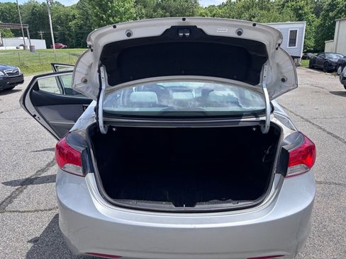 Used 2013 Hyundai Elantra GLS w/ Preferred Pkg FWD image 19