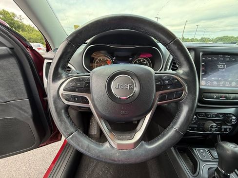 Used 2021 Jeep Cherokee Latitude Lux w/ Comfort/Convenience Group FWD image 23