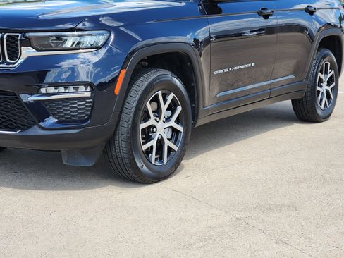 Used 2024 Jeep Grand Cherokee Limited AWD/4WD image 12