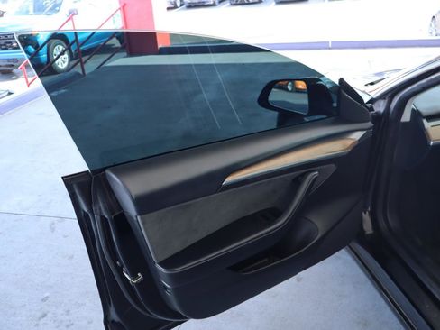 Used 2023 Tesla Model 3 Standard Range image 12