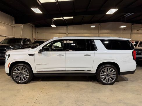 Used 2026 GMC Yukon XL Denali Ultimate AWD/4WD image 7