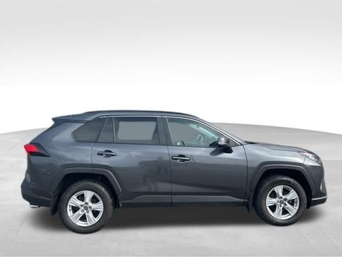 Used 2021 Toyota RAV4 XLE w/ Convenience Package image 4