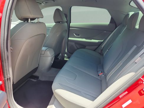 Certified 2025 Hyundai Elantra Sport FWD image 16