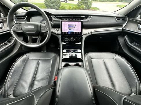 Used 2023 Jeep Grand Cherokee Limited AWD/4WD image 20