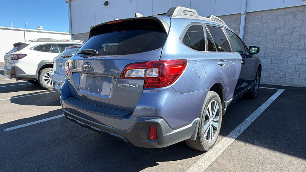 Used 2018 Subaru Outback 2.5i Limited AWD/4WD image 2