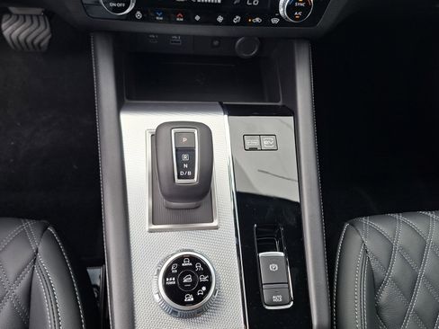 New 2026 Nissan Rogue Platinum AWD/4WD image 11