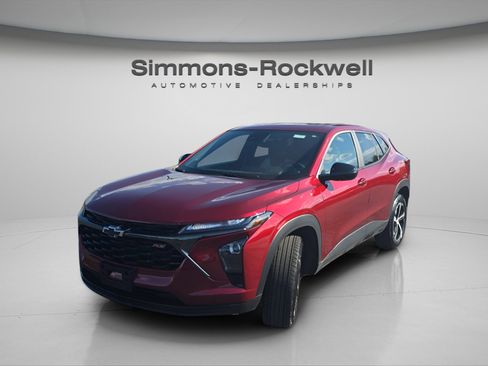 Used 2024 Chevrolet Trax RS w/ Sunroof Package image 1