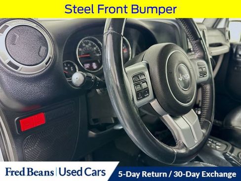 Used 2016 Jeep Wrangler Unlimited Rubicon image 12