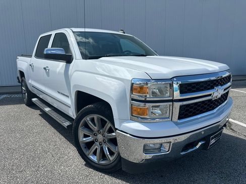 Used 2015 Chevrolet Silverado 1500 LTZ w/ LTZ Plus Package AWD/4WD image 10