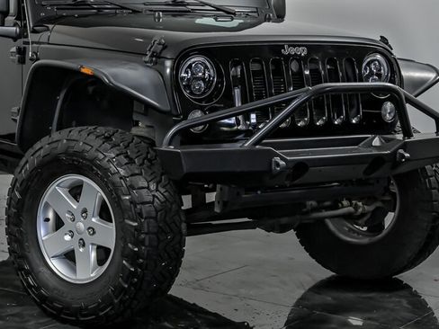 Used 2014 Jeep Wrangler Unlimited Sport w/ Quick Order Package 24S AWD/4WD image 2