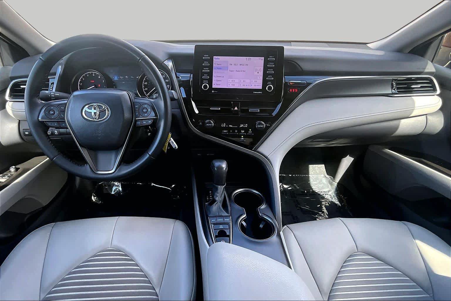 Used 2024 Toyota Camry SE AWD/4WD image 15
