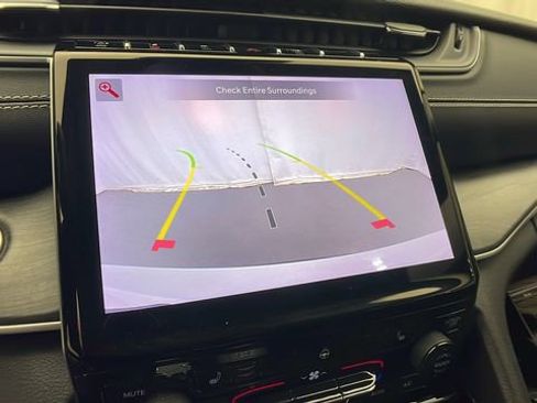 Used 2023 Jeep Grand Cherokee L Limited image 22