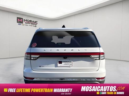 Used 2025 Lincoln Aviator Reserve AWD/4WD image 4