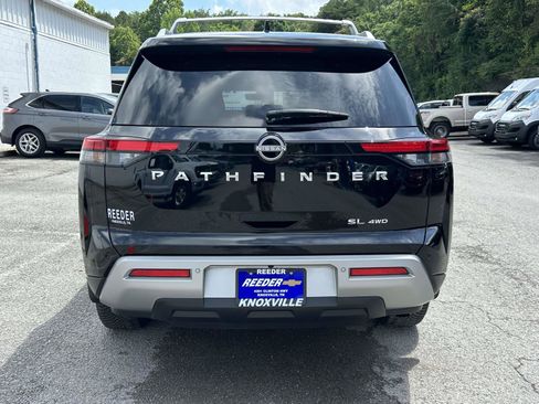 Used 2024 Nissan Pathfinder SL AWD/4WD image 4