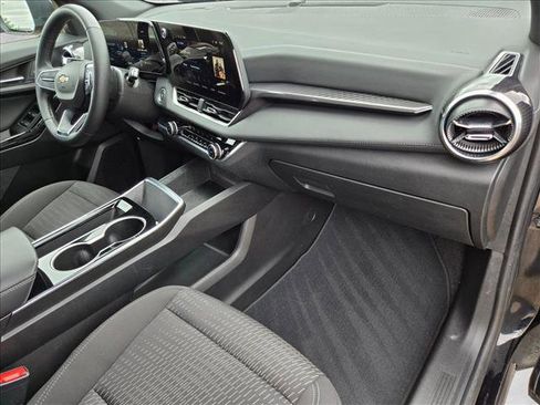 Used 2025 Chevrolet Equinox LT FWD image 20