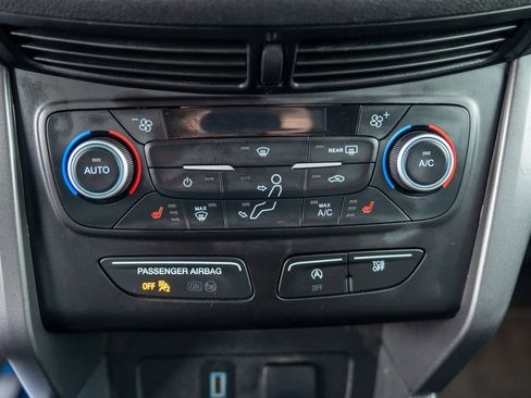 Used 2019 Ford Escape SE image 22