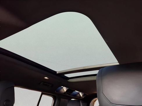 Used 2020 Land Rover Defender 110 X image 25