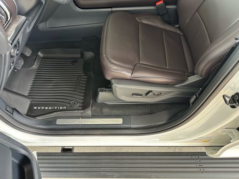 New 2026 Ford Expedition Max Platinum AWD/4WD image 18