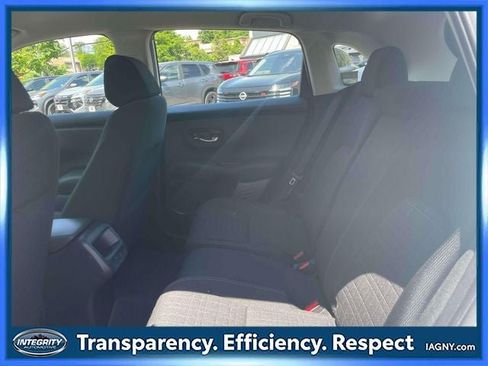 Used 2023 Honda HR-V LX image 12