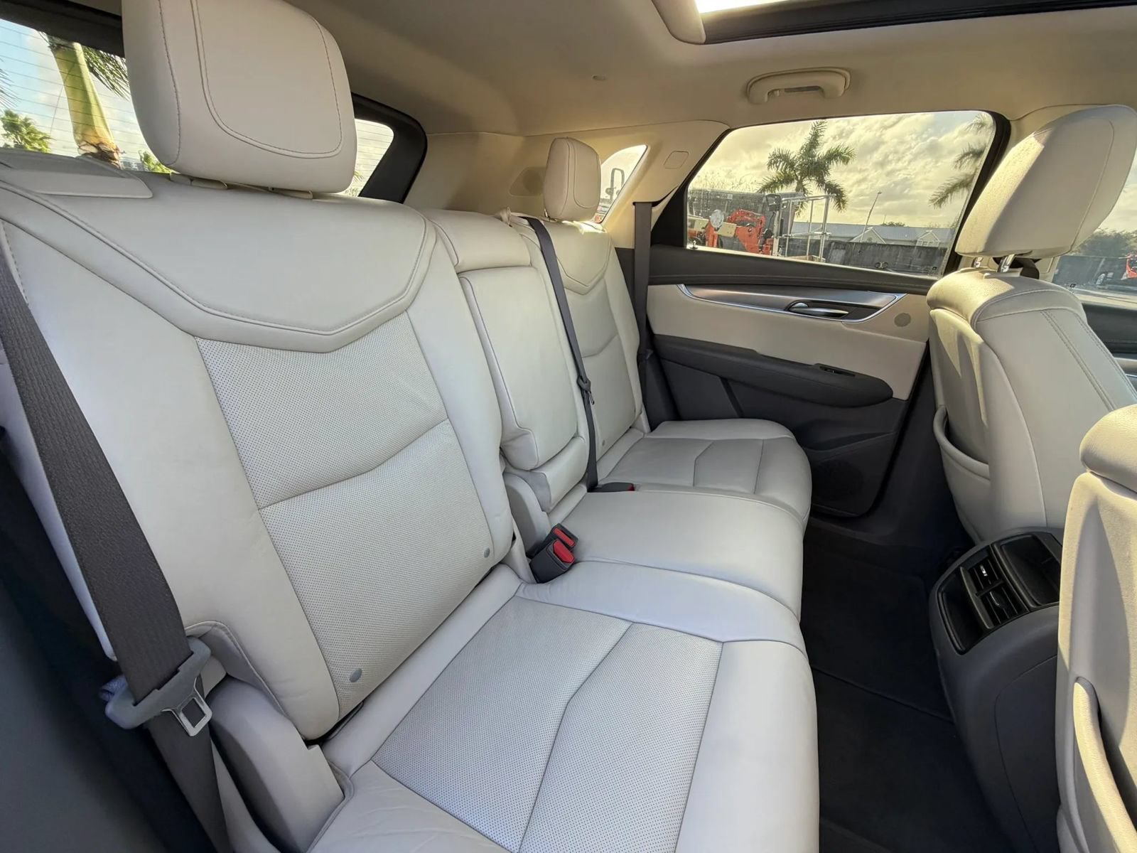 Used 2017 Cadillac XT5 Luxury w/ Driver Awareness Package FWD image 39