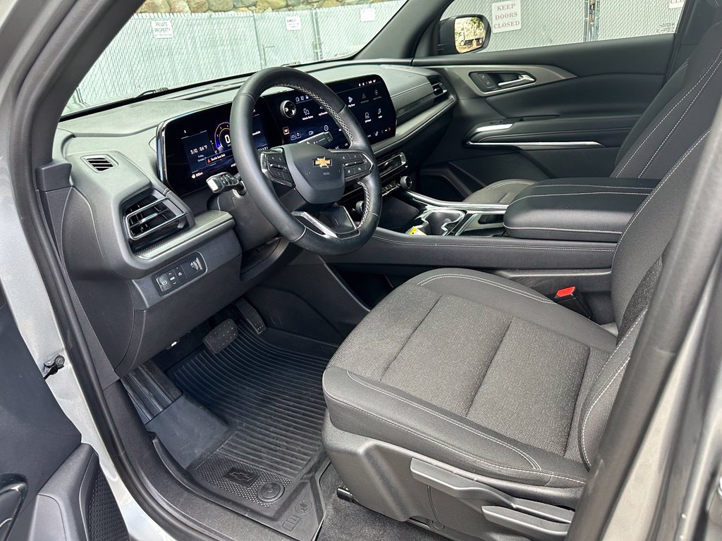 Used 2024 Chevrolet Traverse LS w/ LPO, Floor Liner Package FWD image 10
