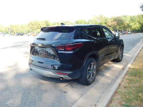 Used 2025 Chevrolet Blazer LT AWD/4WD image 10