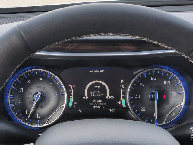 Used 2023 Chrysler Pacifica Limited FWD image 28