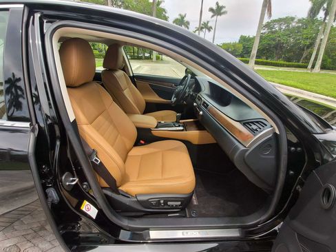 Used 2017 Lexus GS 350 w/ Preferred Accessory Package RWD image 40
