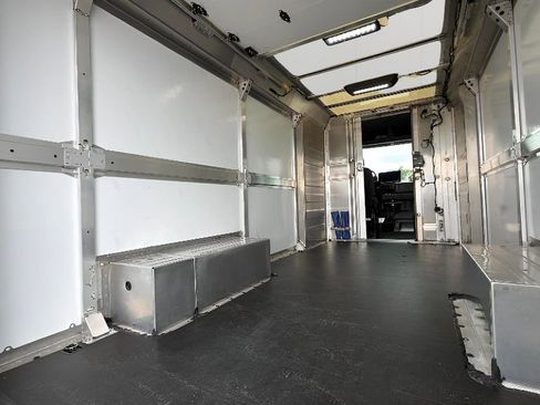 Used 2024 Chevrolet Brightdrop 600 w/ Commercial Equipment Package AWD/4WD image 30