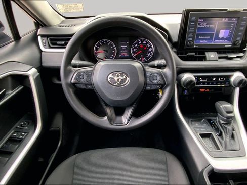 Used 2022 Toyota RAV4 LE FWD image 6